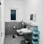 Moderne Maisonettewohnung/2 Zimmer/kueche/bad #1 Lägenhet *